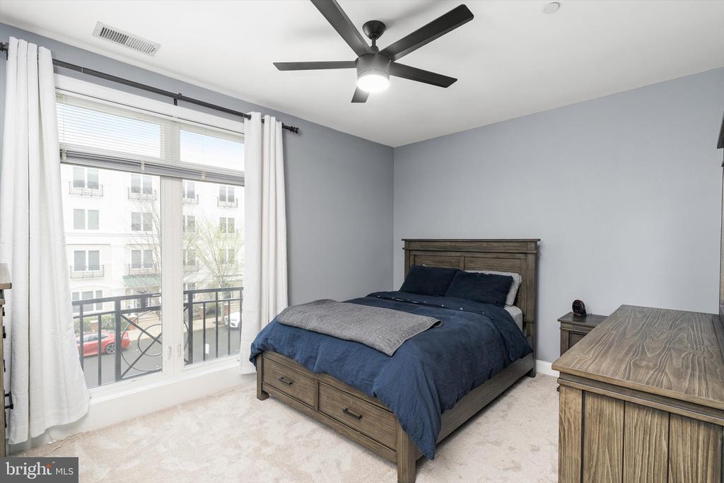2 N COMMERCE SQUARE Unit: 210