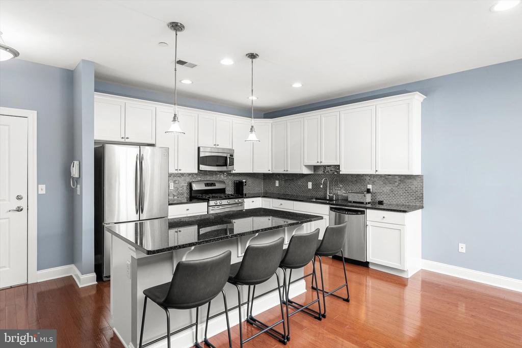 2 N COMMERCE SQUARE Unit: 210