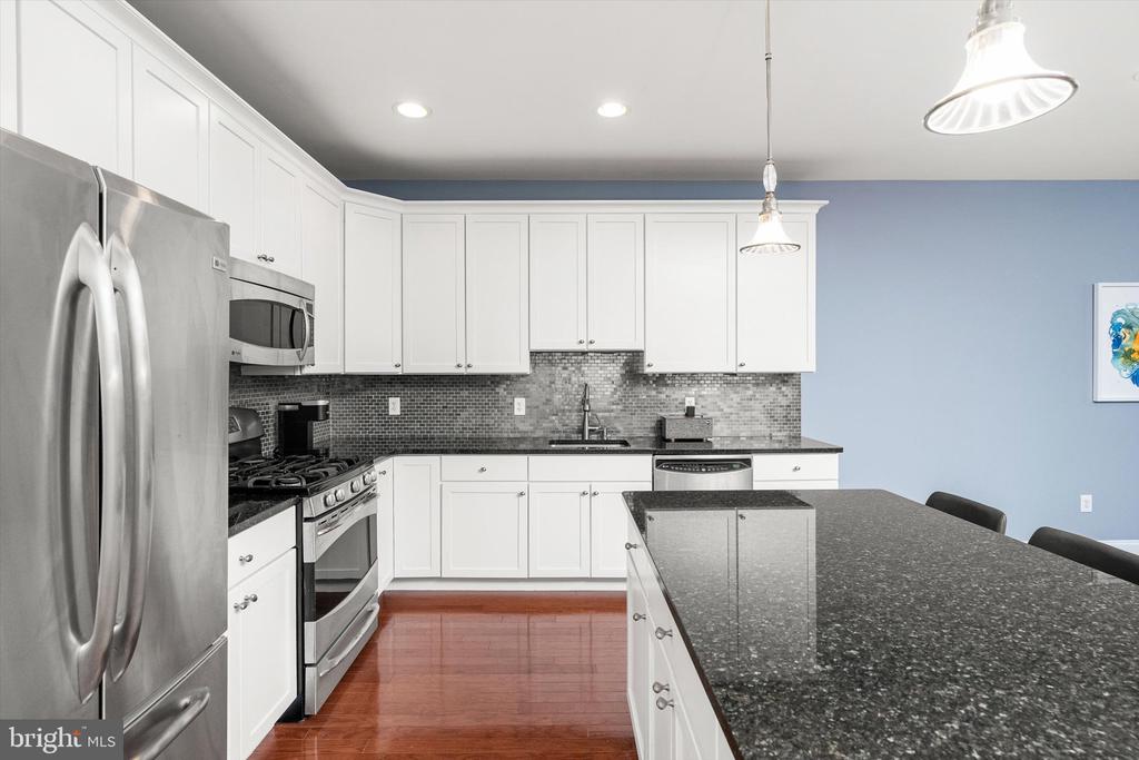 2 N COMMERCE SQUARE Unit: 210