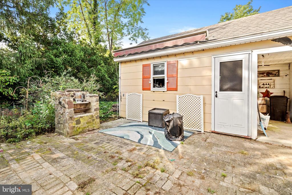 41 COLLINS ROAD