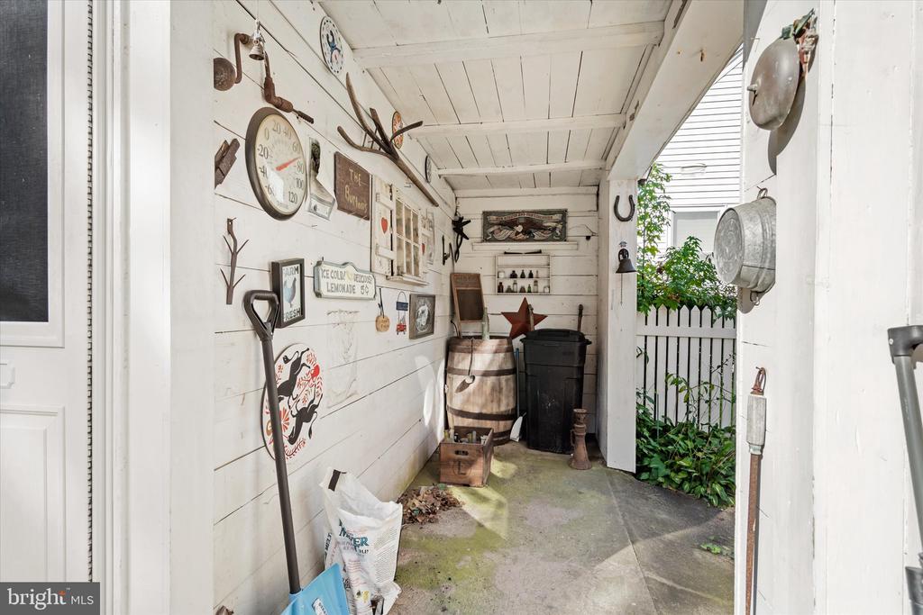 41 COLLINS ROAD