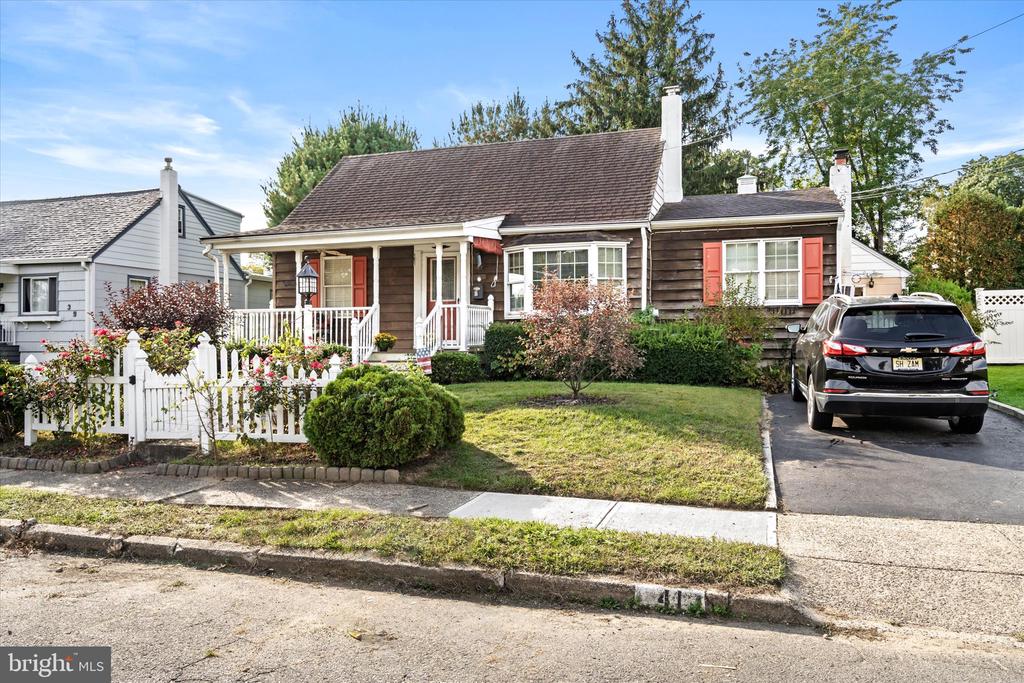41 COLLINS ROAD