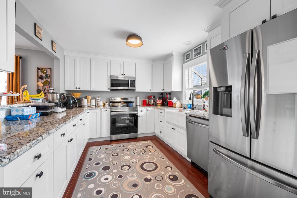 976 MULBERRY STREET