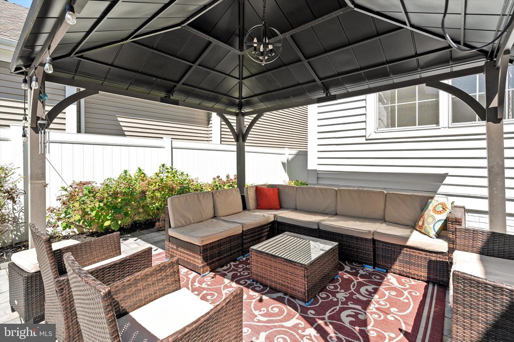 15 NEWTOWN BOULEVARD