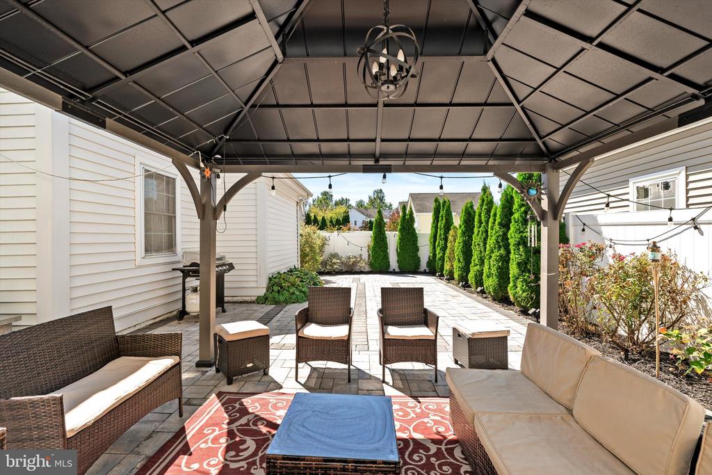 15 NEWTOWN BOULEVARD