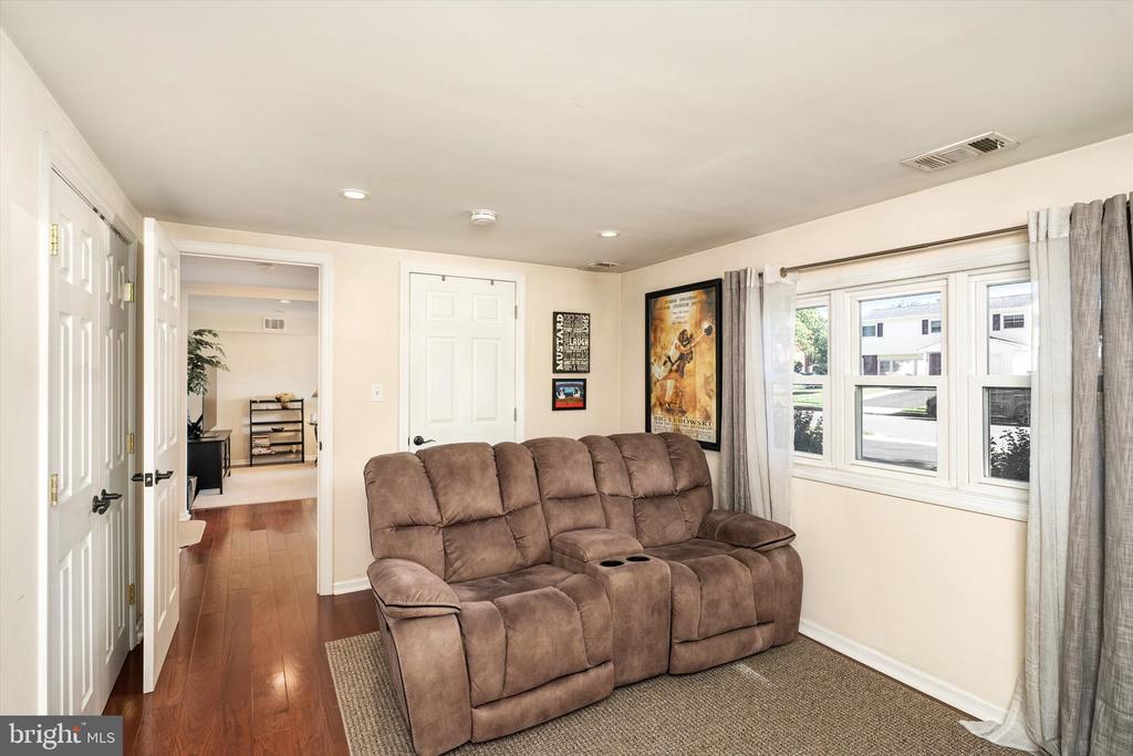 44 LIVINGSTON DRIVE