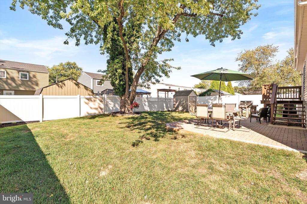 44 LIVINGSTON DRIVE