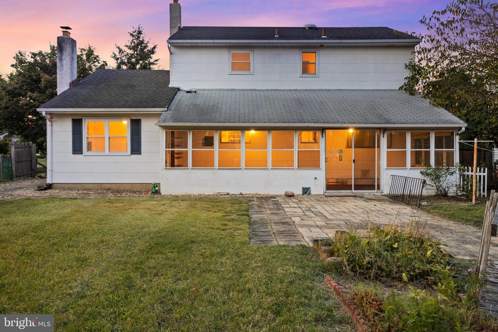 25 WALT WHITMAN WAY
