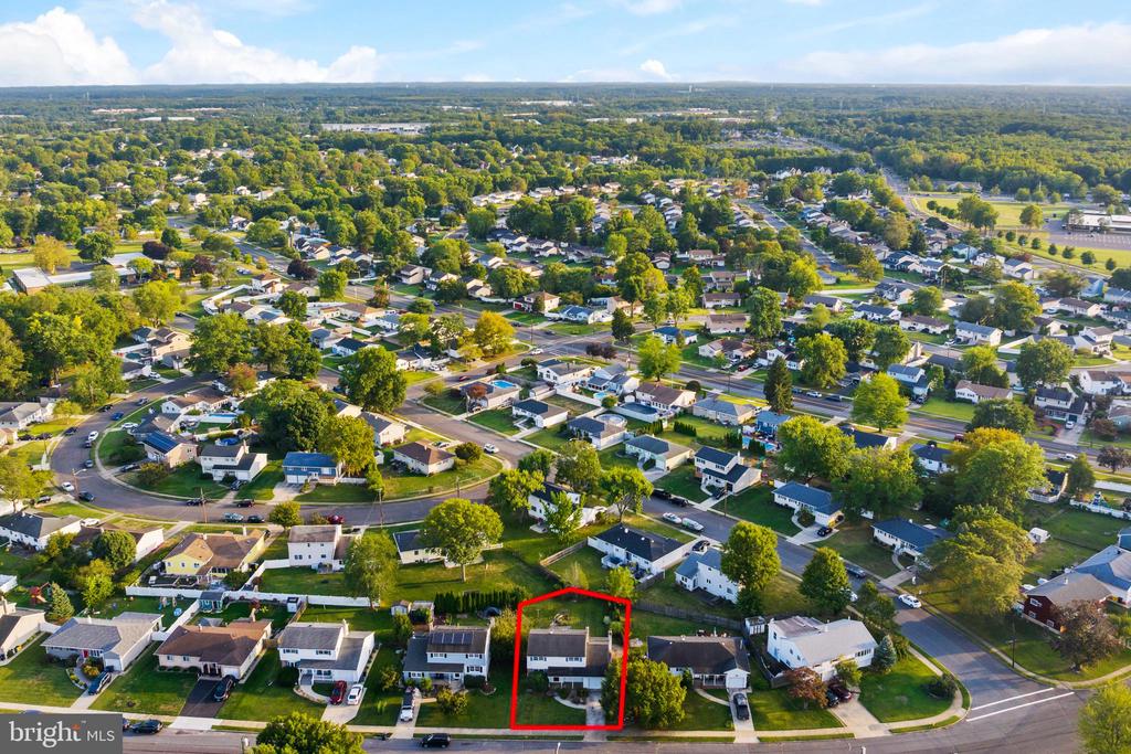 25 WALT WHITMAN WAY