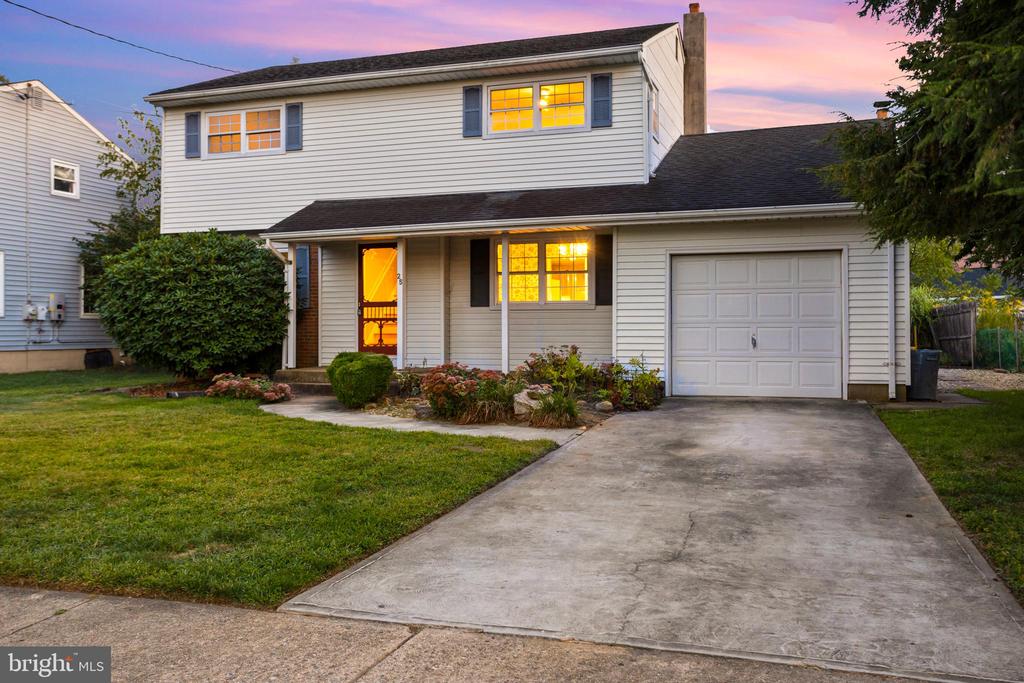 25 WALT WHITMAN WAY
