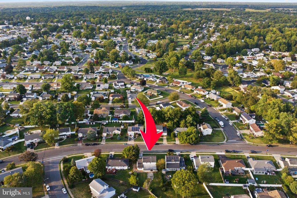 25 WALT WHITMAN WAY