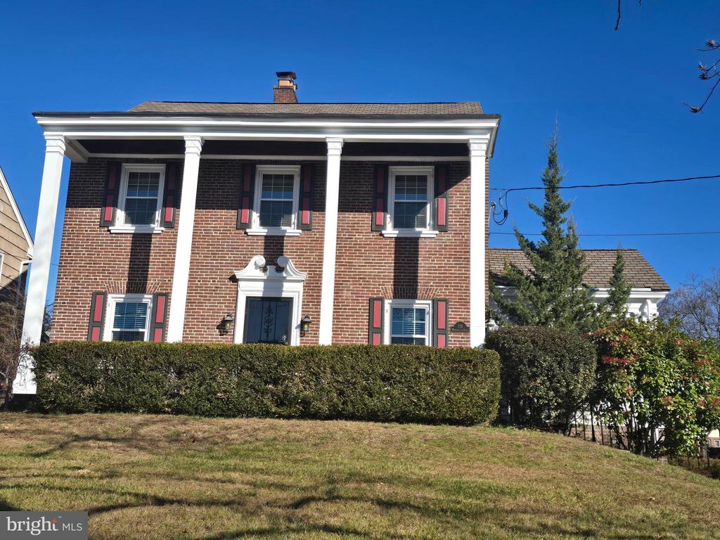 10 MORNINGSIDE DRIVE