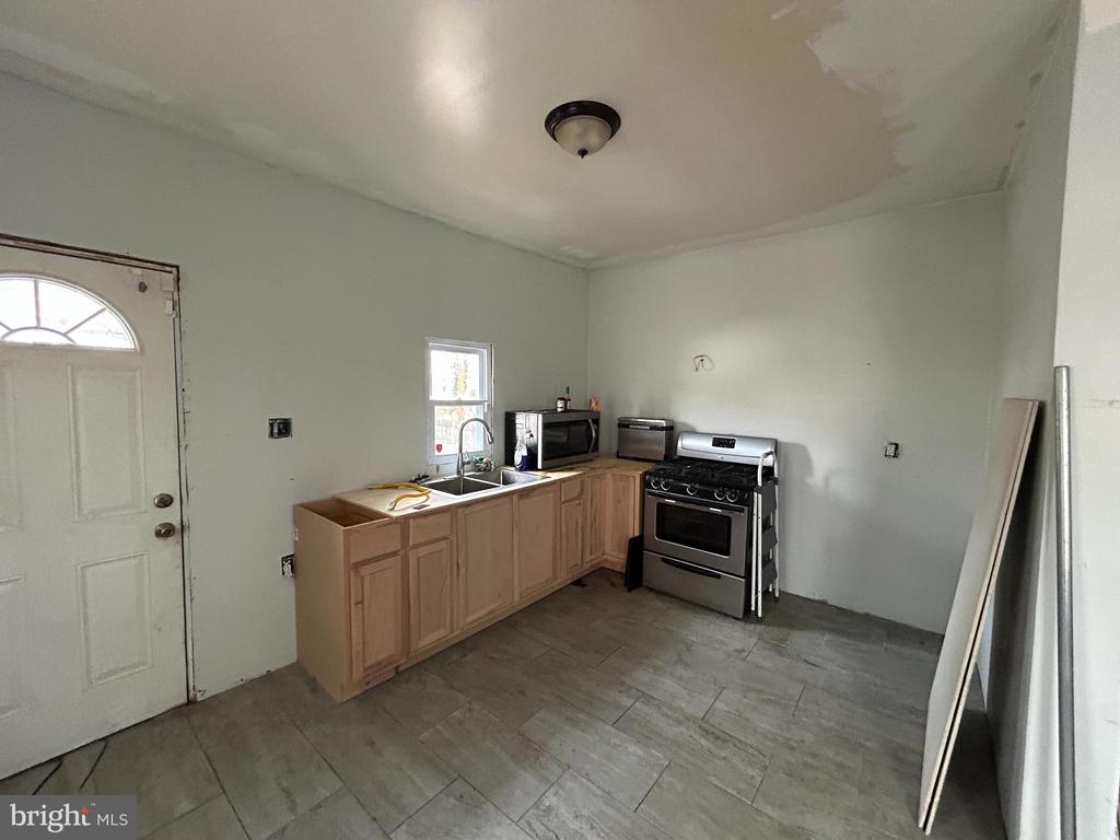 832 CARTERET AVENUE