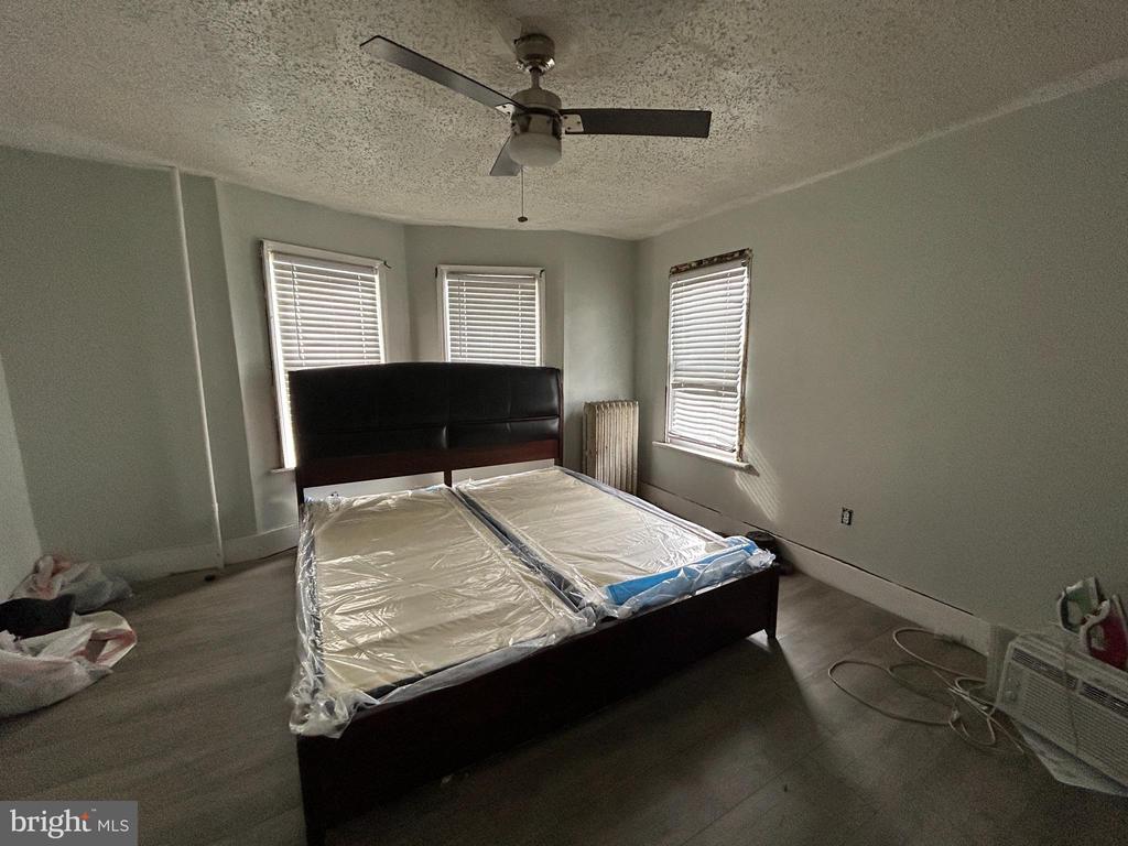 832 CARTERET AVENUE