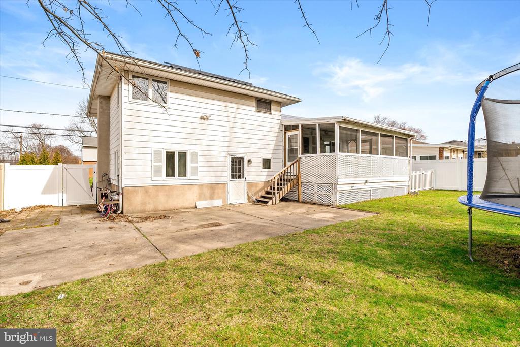 77 GARY DRIVE
