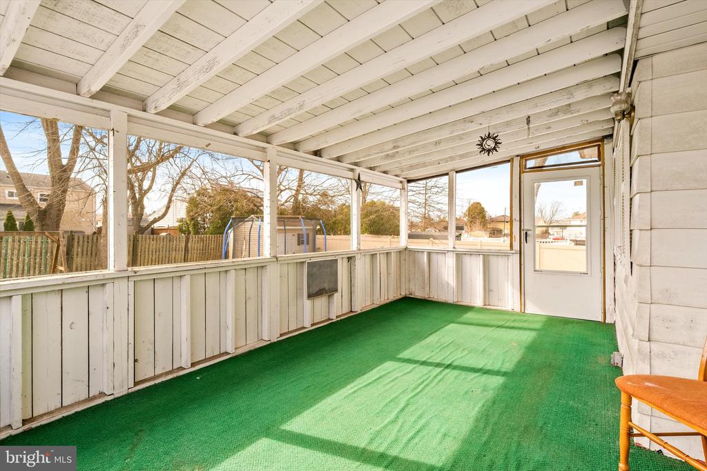 77 GARY DRIVE