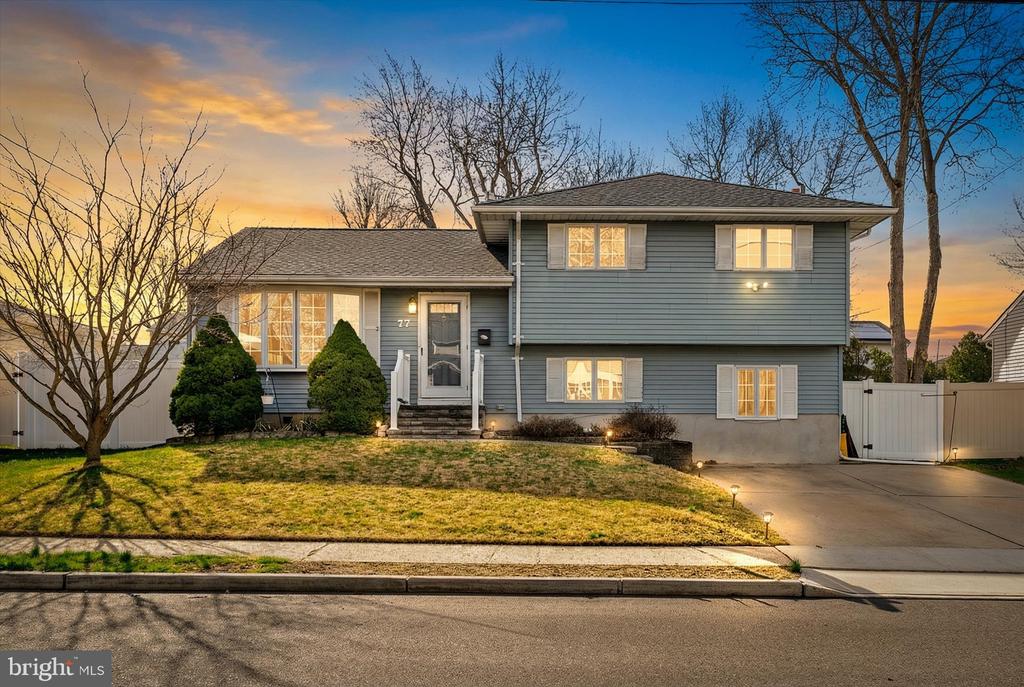 77 GARY DRIVE