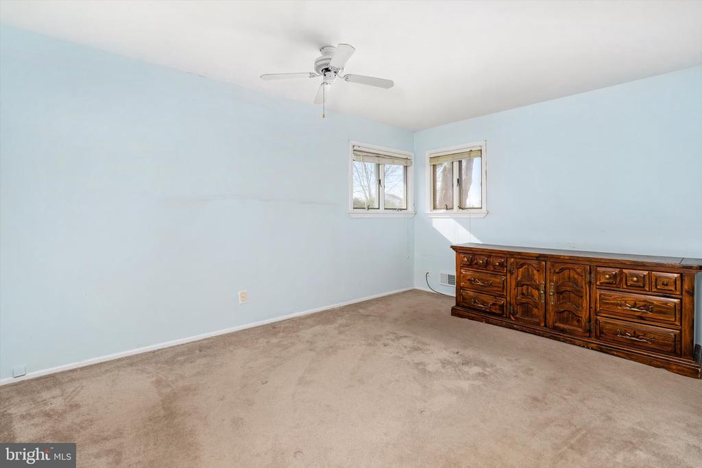 77 GARY DRIVE