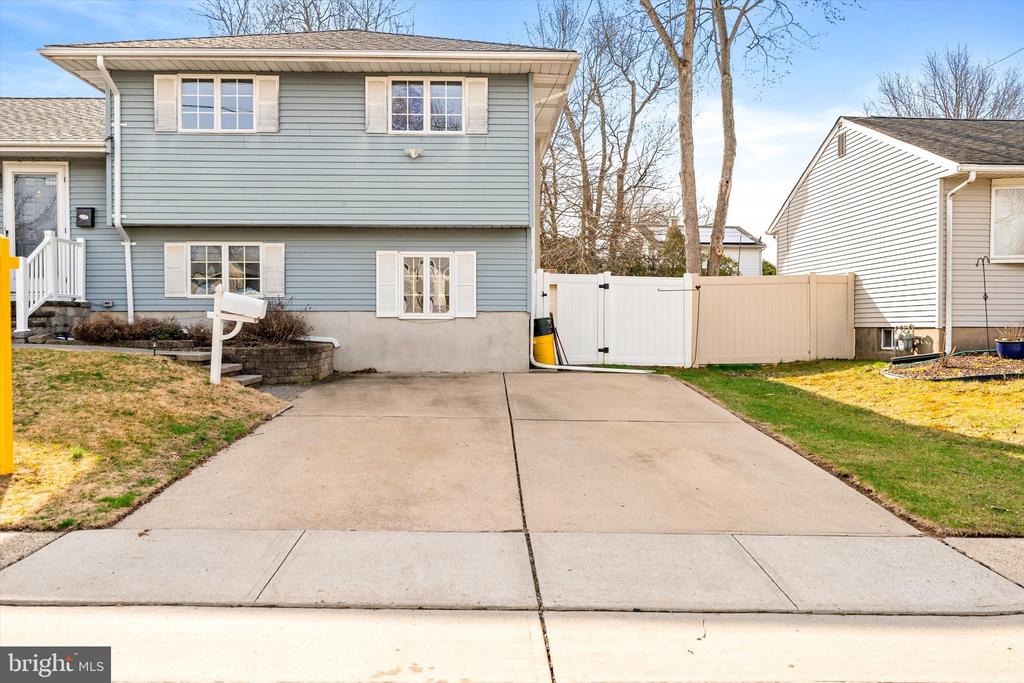 77 GARY DRIVE