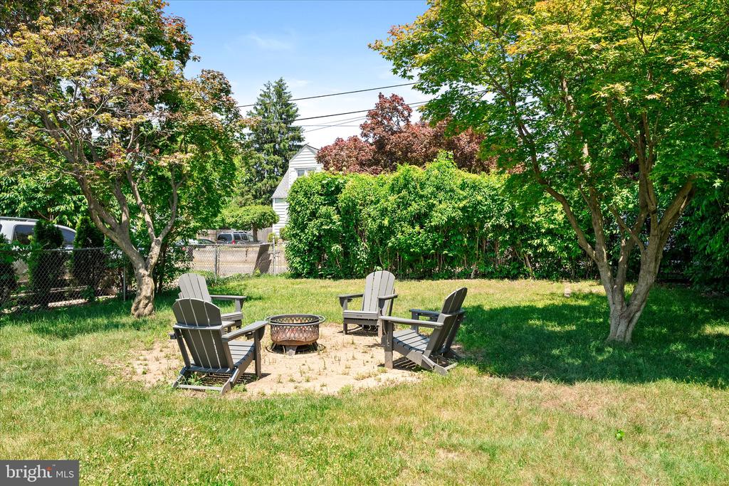 24 EMELINE AVE