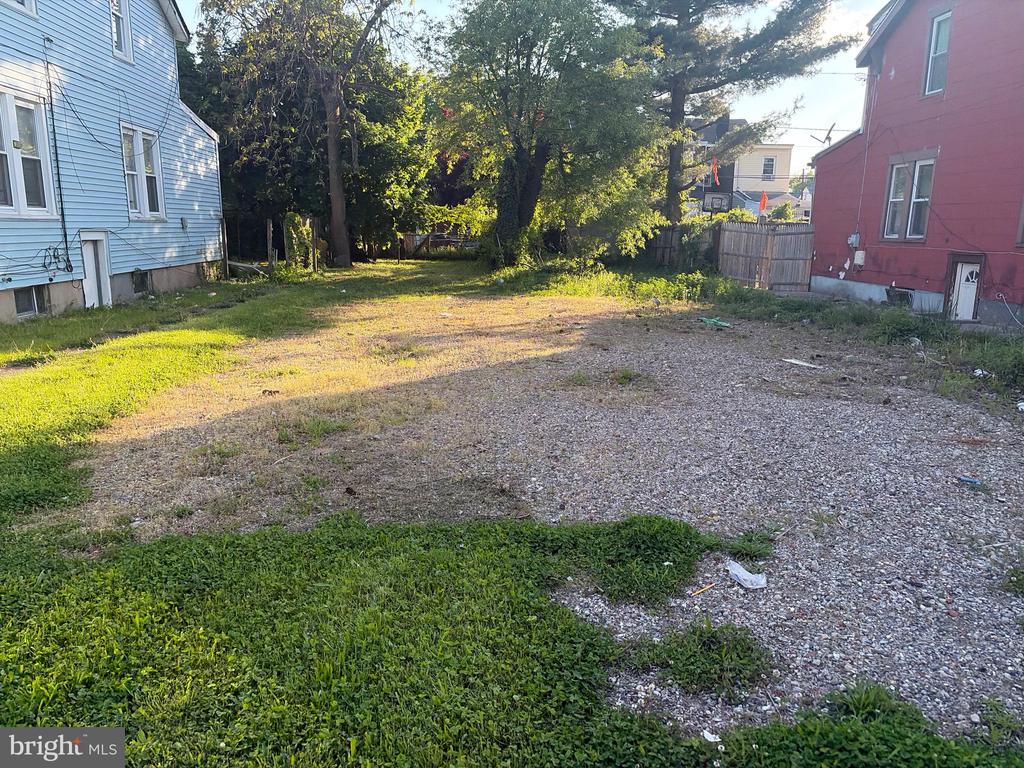 213 WOODLAWN AVENUE