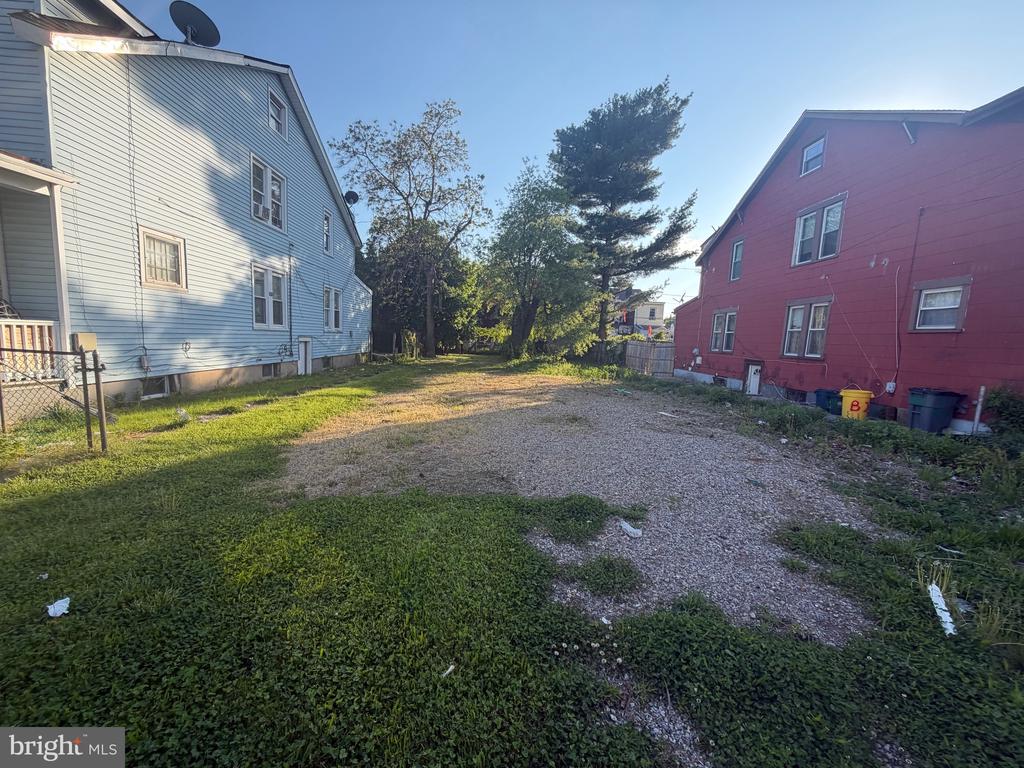 213 WOODLAWN AVENUE