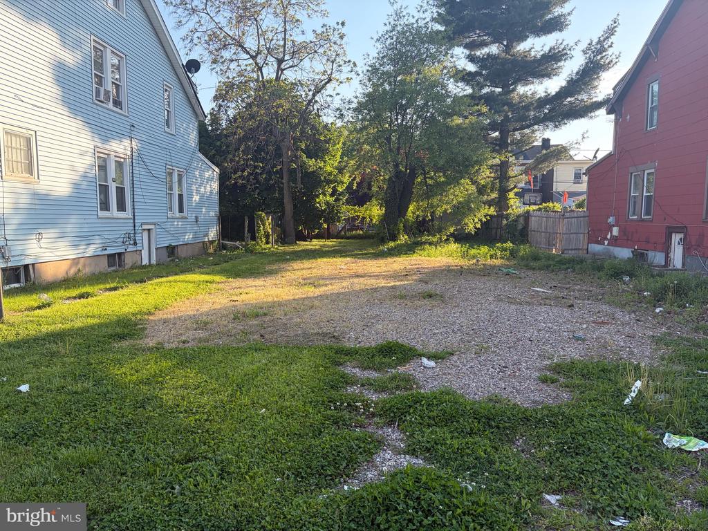 213 WOODLAWN AVENUE