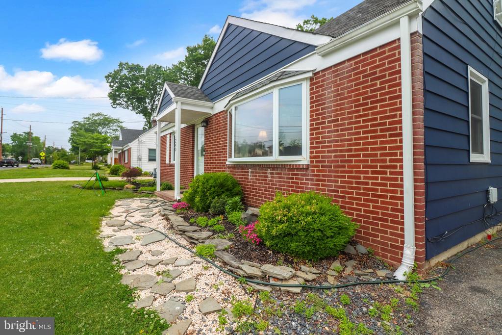 240 YOUNGS ROAD