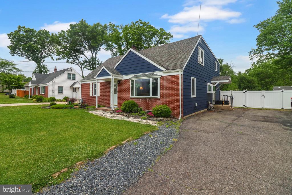 240 YOUNGS ROAD