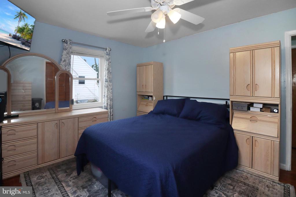240 YOUNGS ROAD