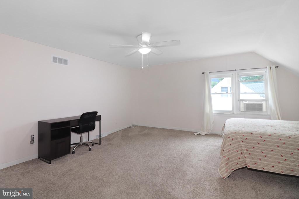 240 YOUNGS ROAD