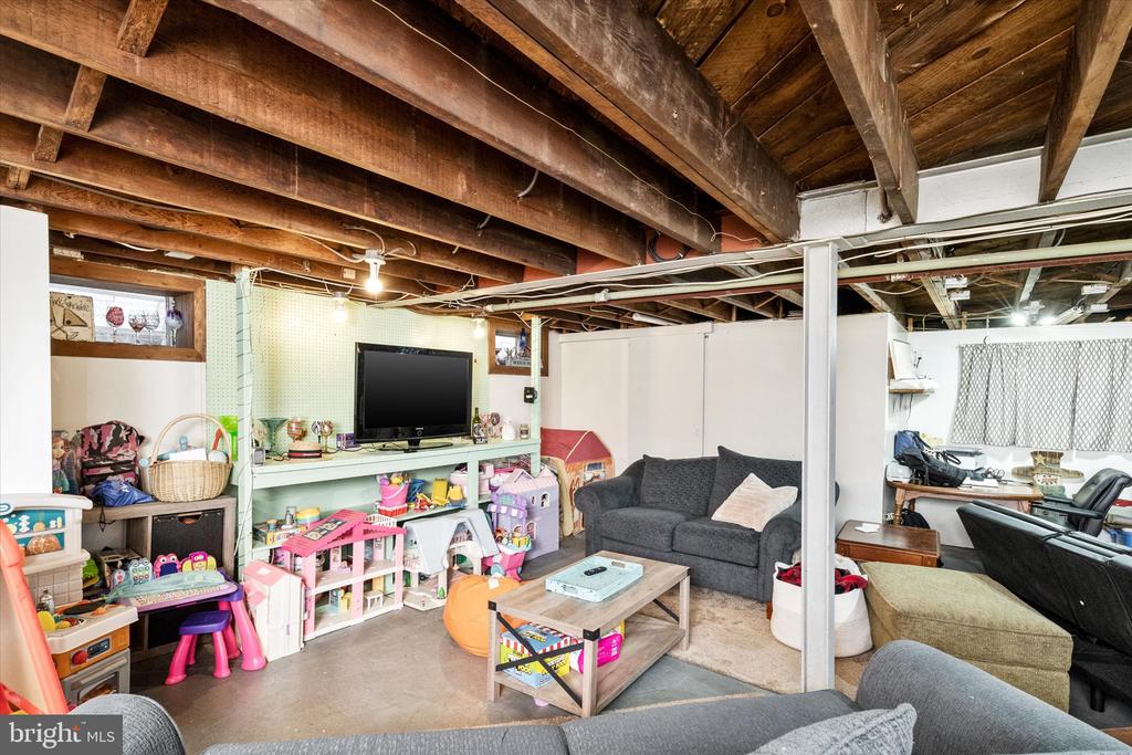 404 W PARK AVENUE