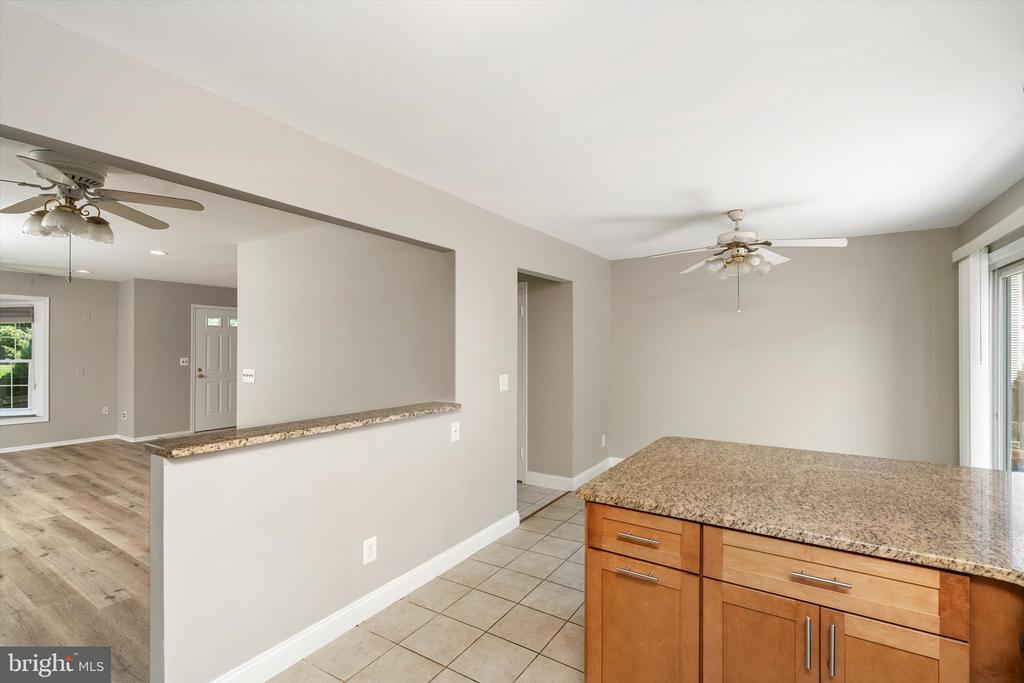 37 DUNMOOR CT S COURT S