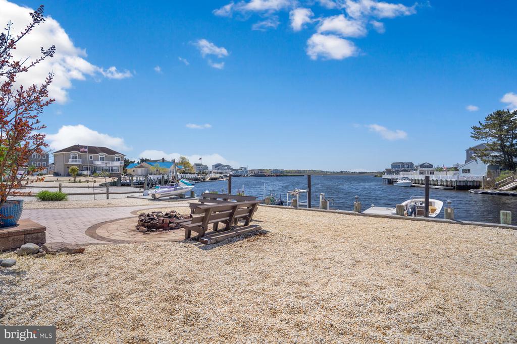 136 E RARITAN DRIVE