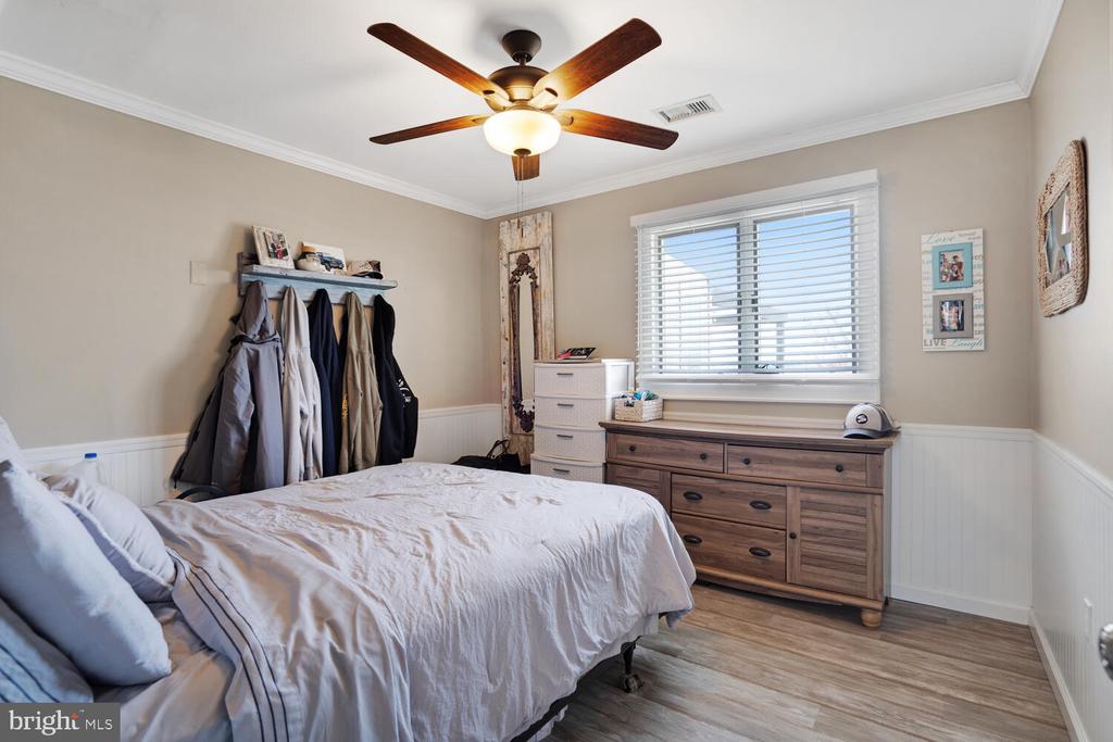 136 E RARITAN DRIVE