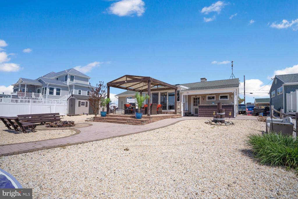 136 E RARITAN DRIVE