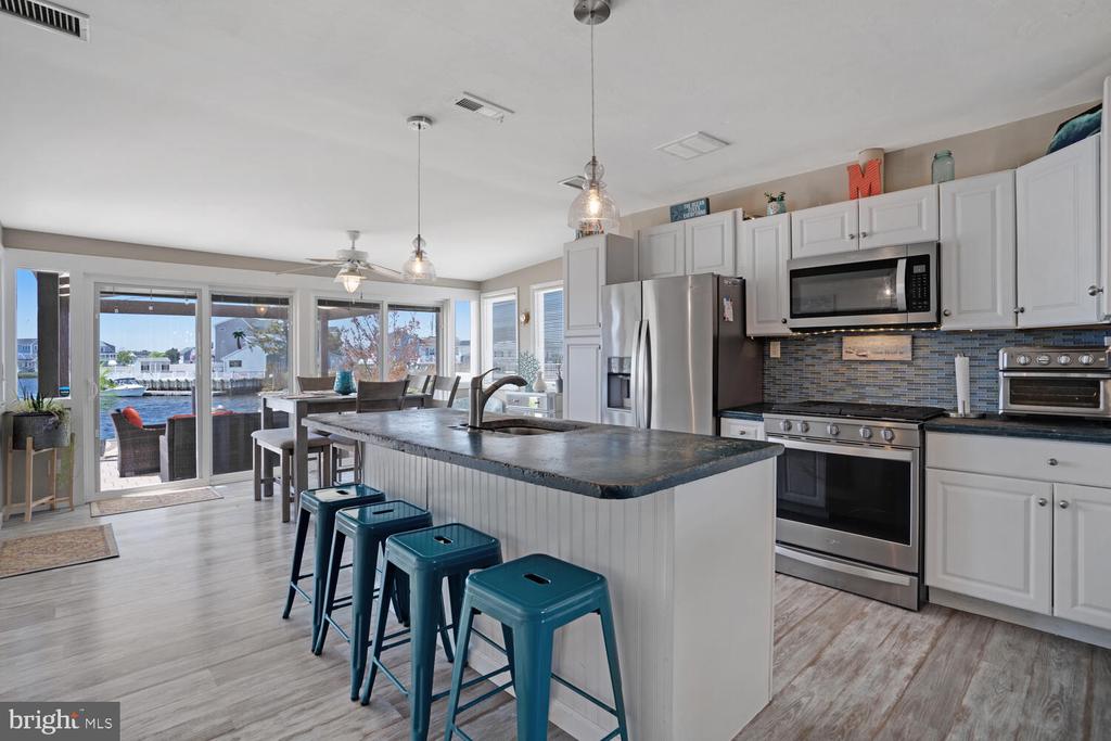 136 E RARITAN DRIVE