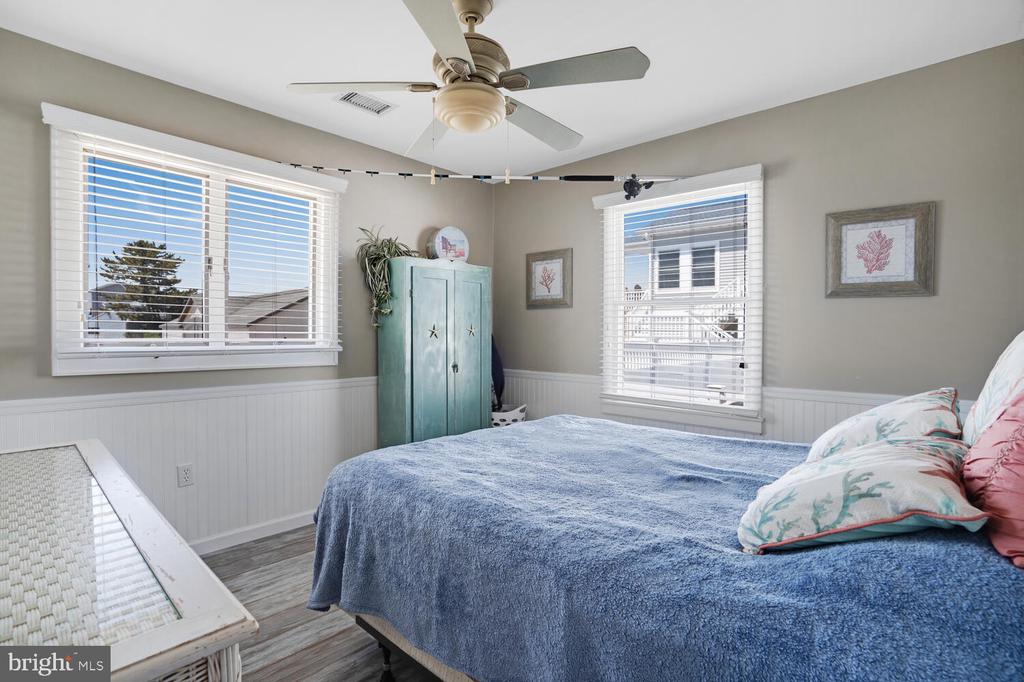 136 E RARITAN DRIVE