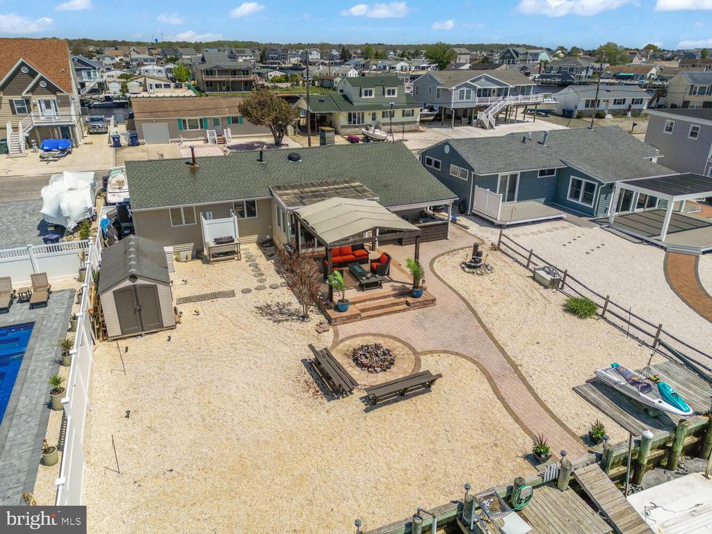 136 E RARITAN DRIVE