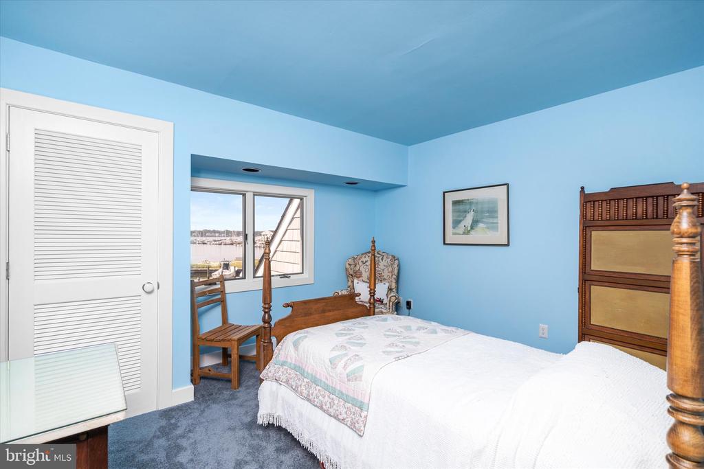 24 MAIN BAYWAY