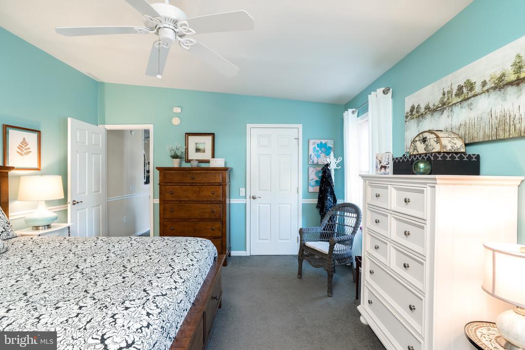 11 MULBERRY DR