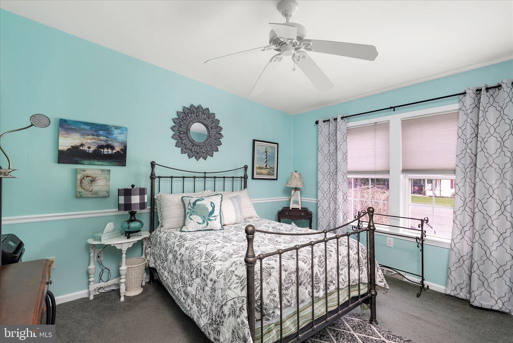 11 MULBERRY DR