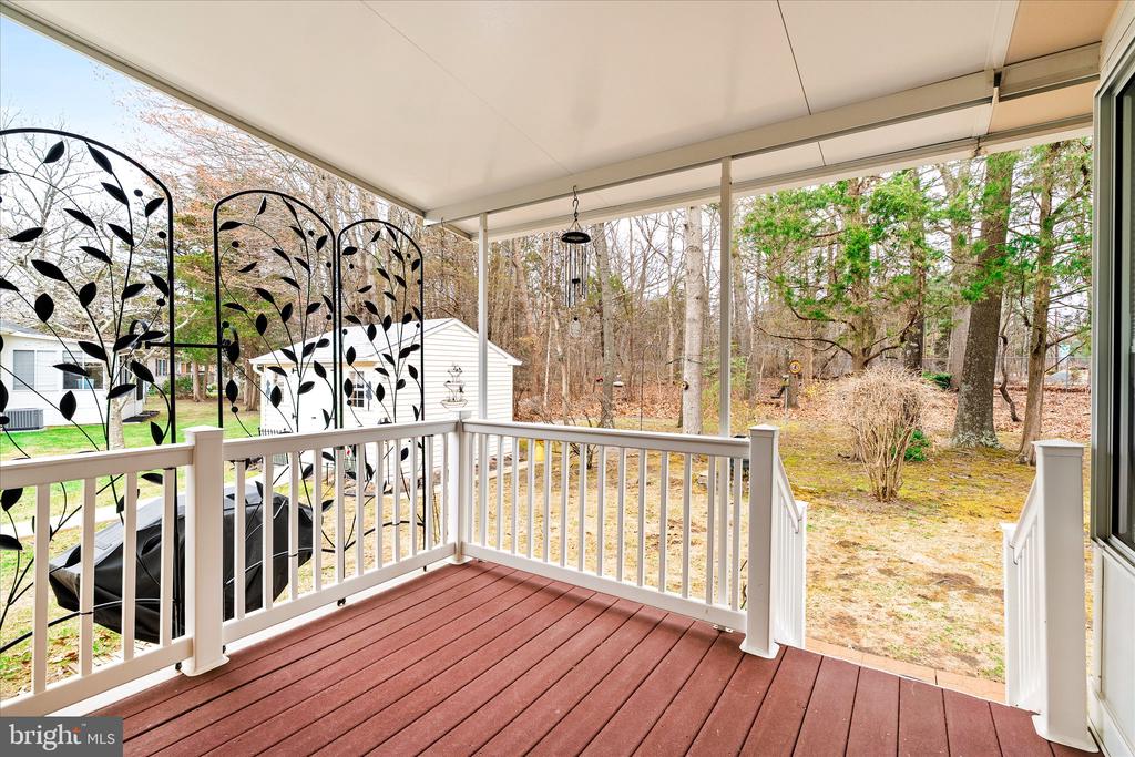 11 MULBERRY DR