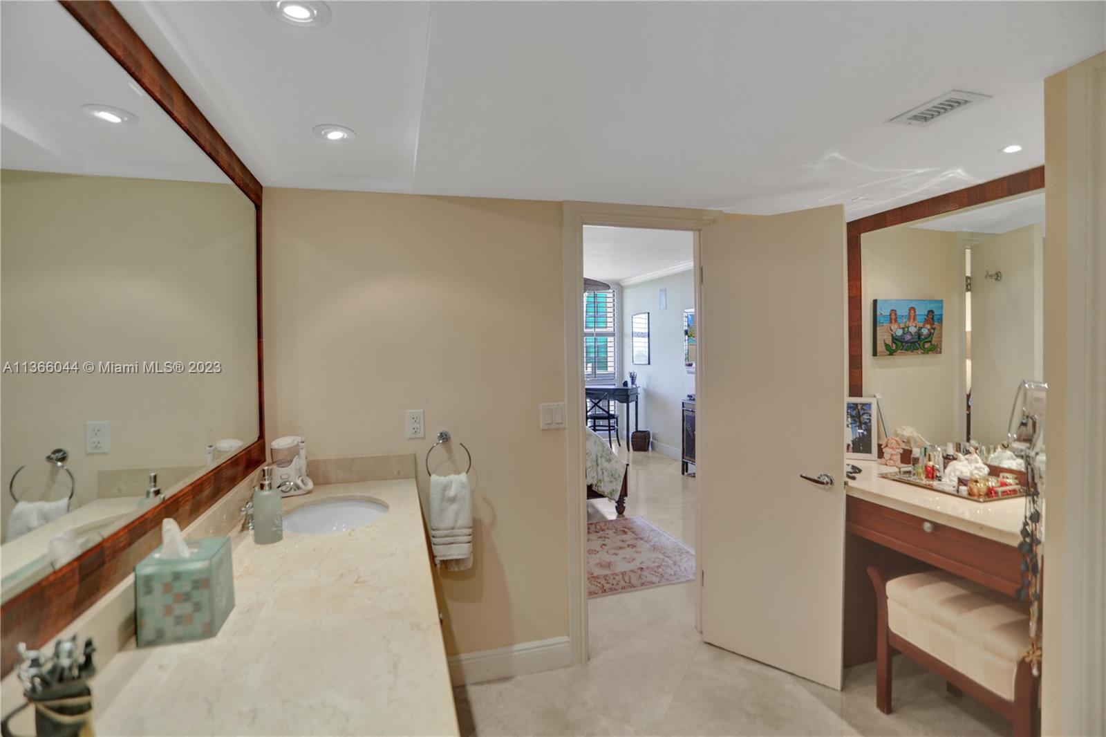 1111 Crandon Blvd # B1104