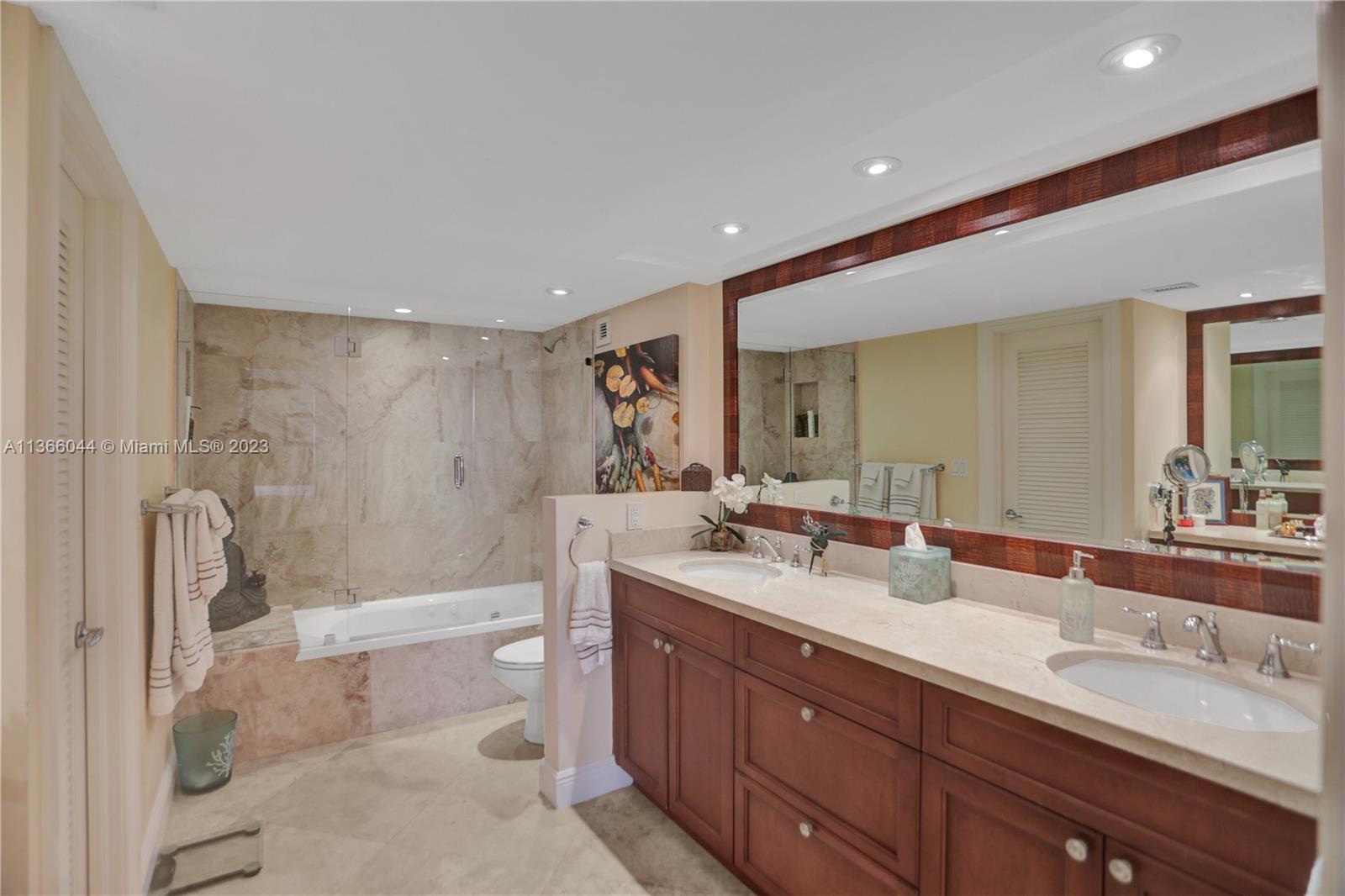 1111 Crandon Blvd # B1104