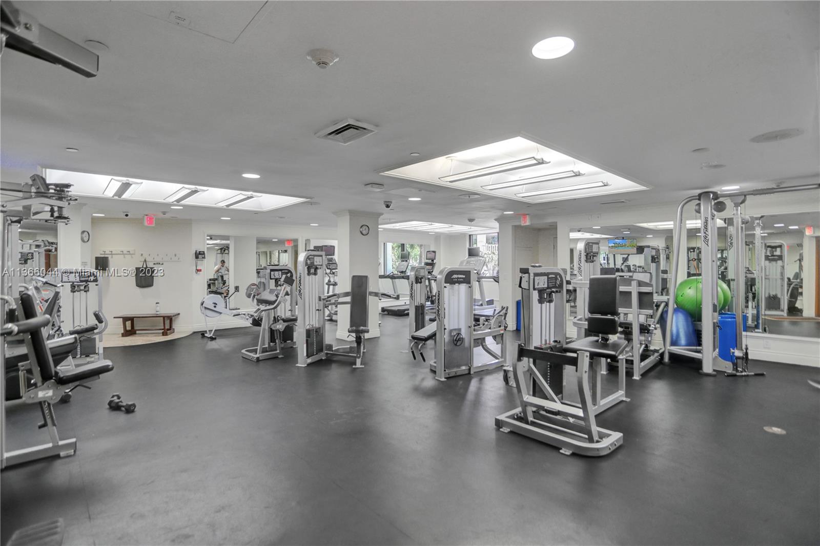 1111 Crandon Blvd # B1104