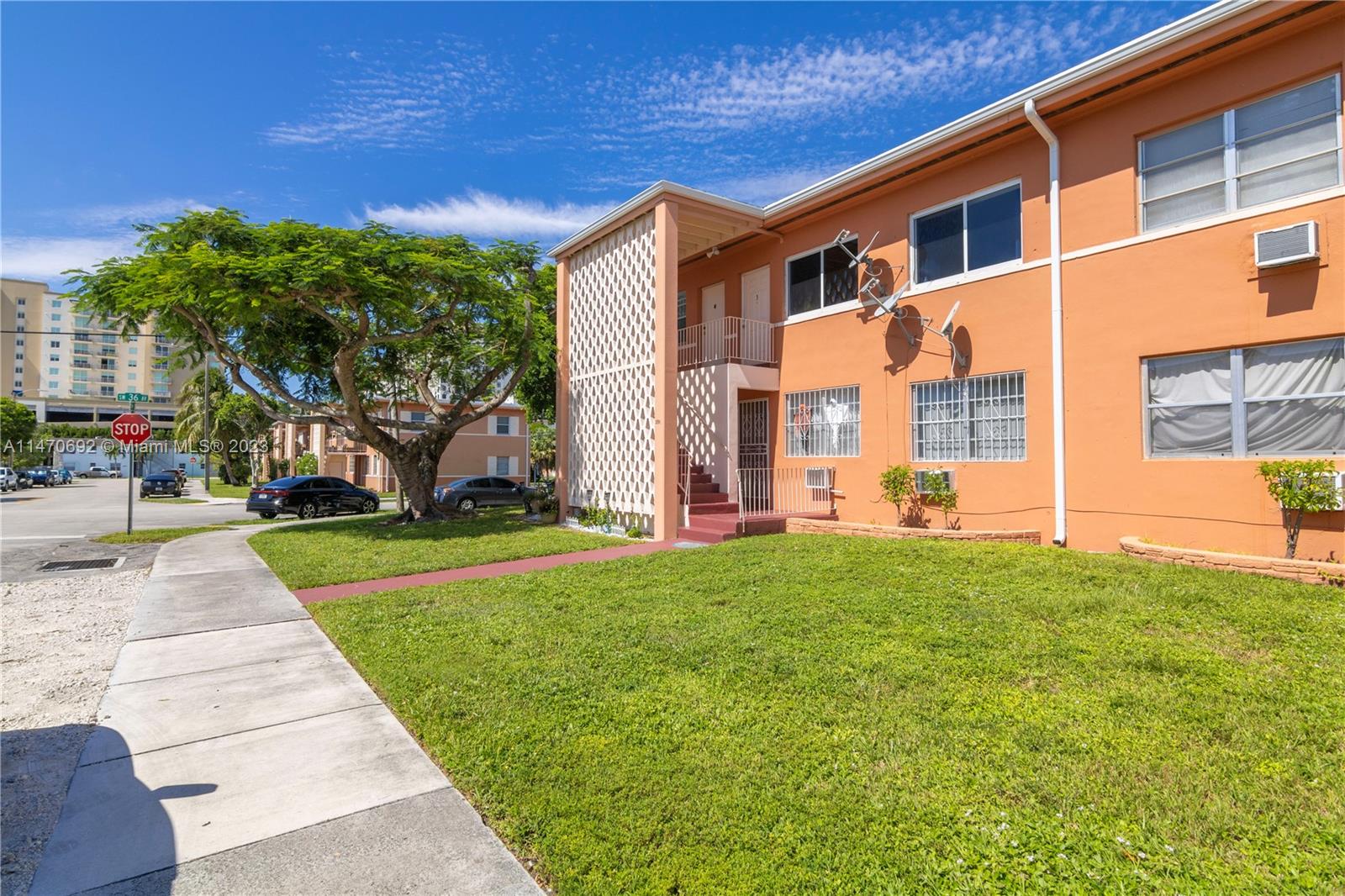 3591 SW 10th St # 12B