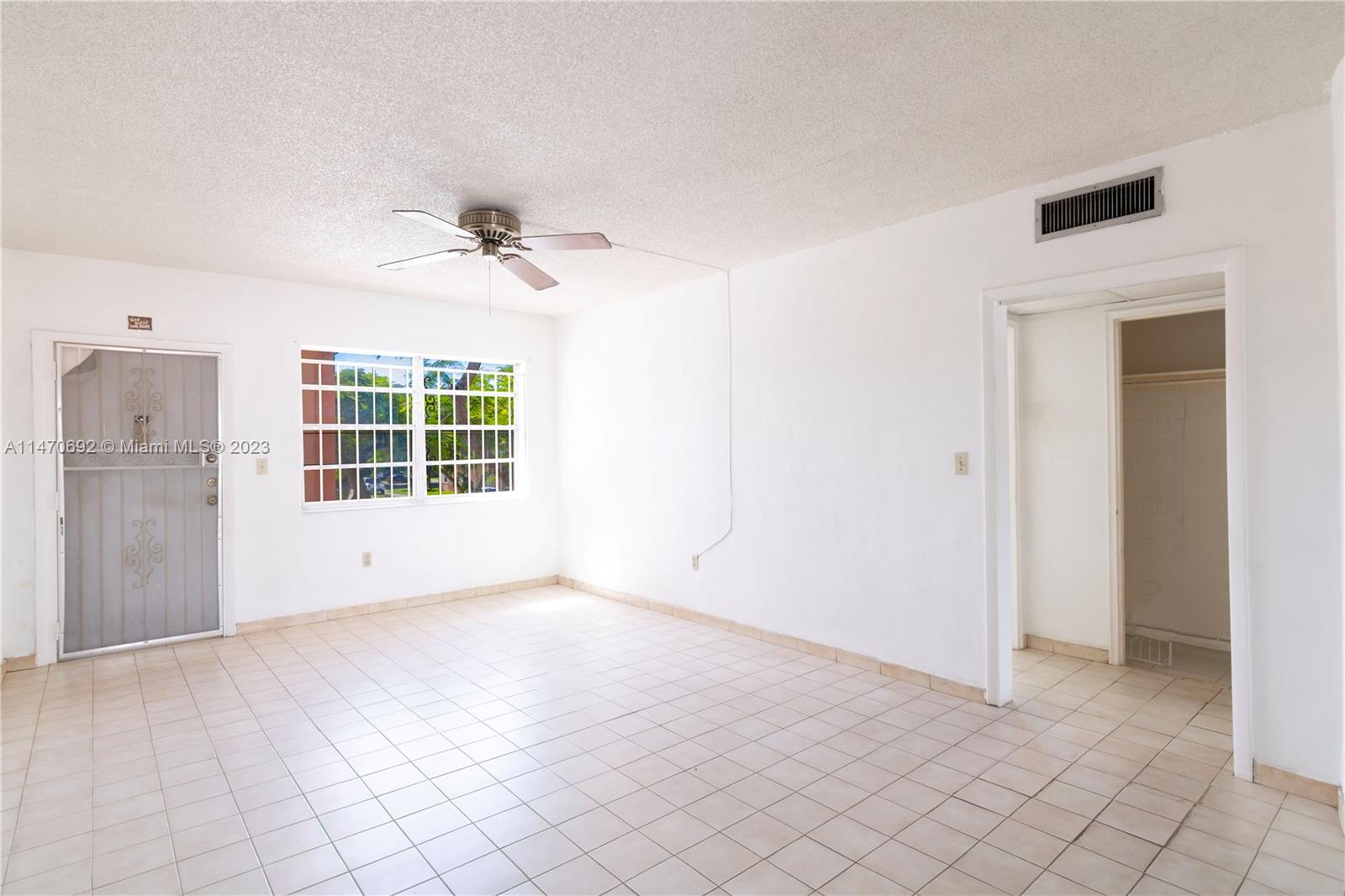 3591 SW 10th St # 12B