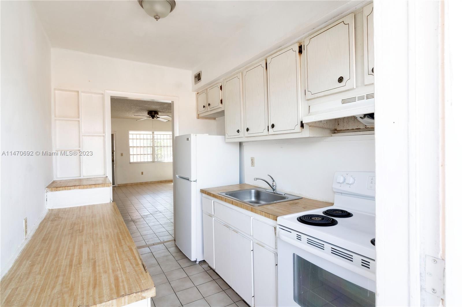 3591 SW 10th St # 12B