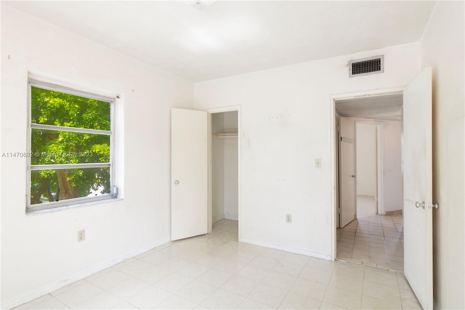 3591 SW 10th St # 12B